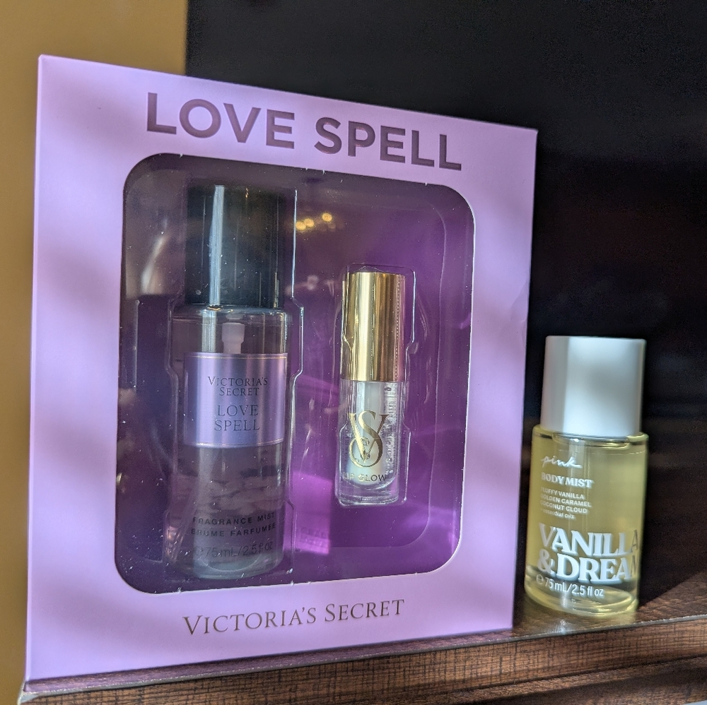 Victoria's Secret Set - Picture 16 of 16